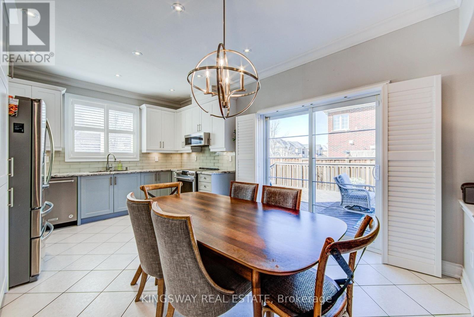 3199 Cotter Road, Burlington, ON - Indoor Photo Showing Dining Room