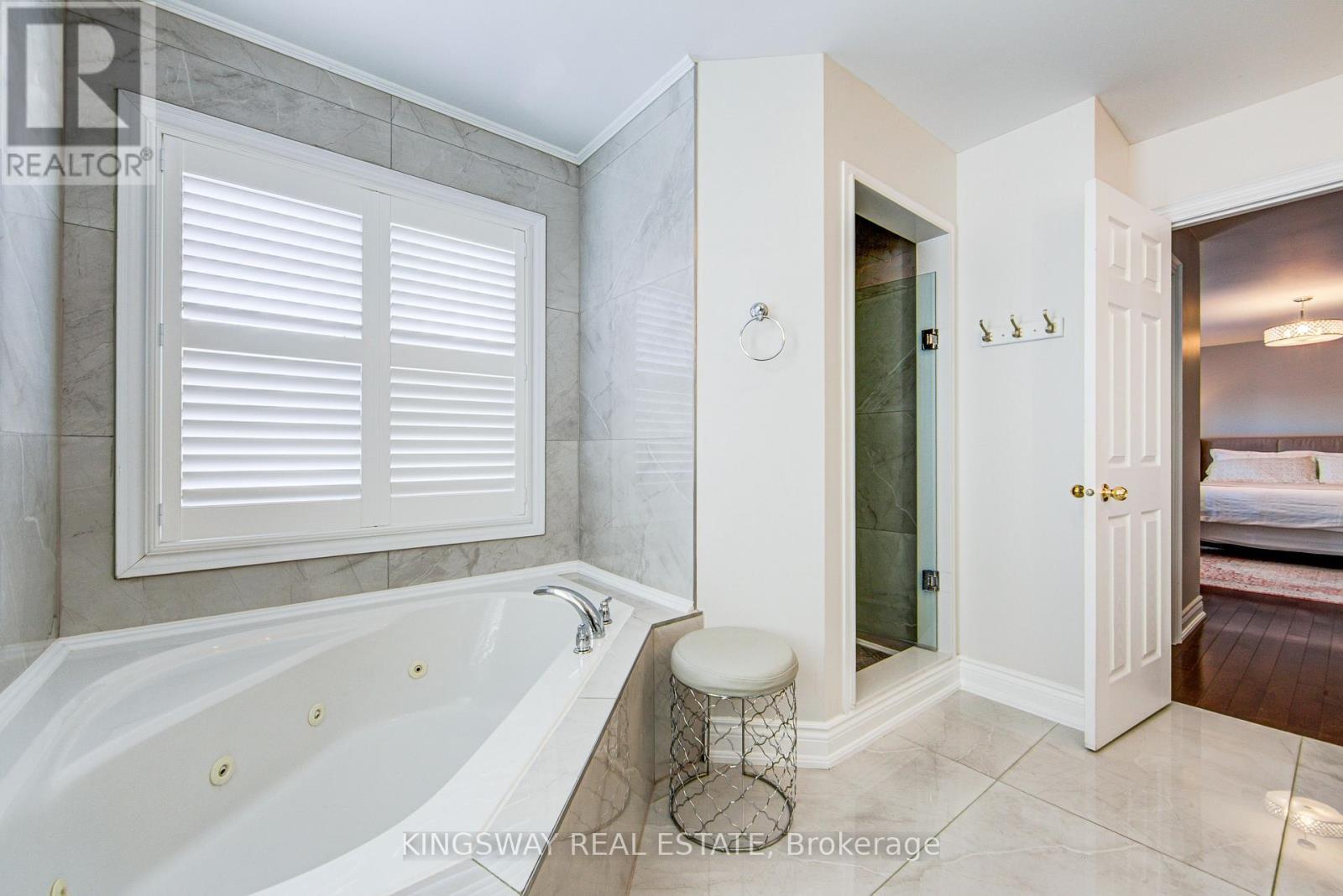 3199 Cotter Road, Burlington, ON - Indoor Photo Showing Bathroom