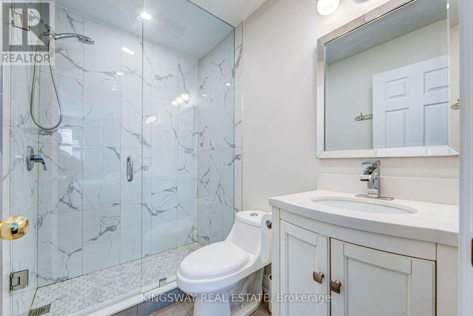 3199 Cotter Road, Burlington, ON - Indoor Photo Showing Bathroom