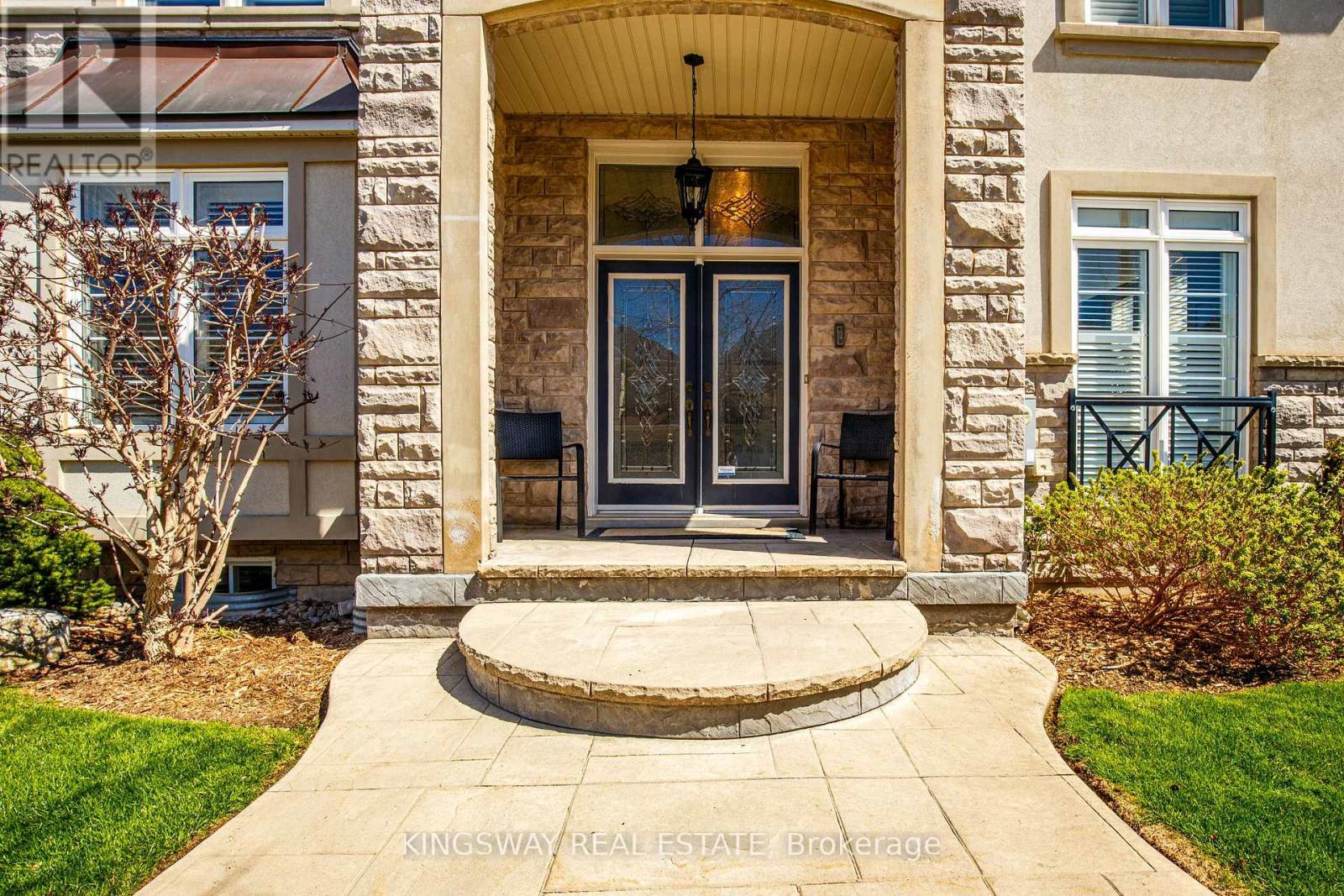 3199 Cotter Road, Burlington, ON - Outdoor With Facade