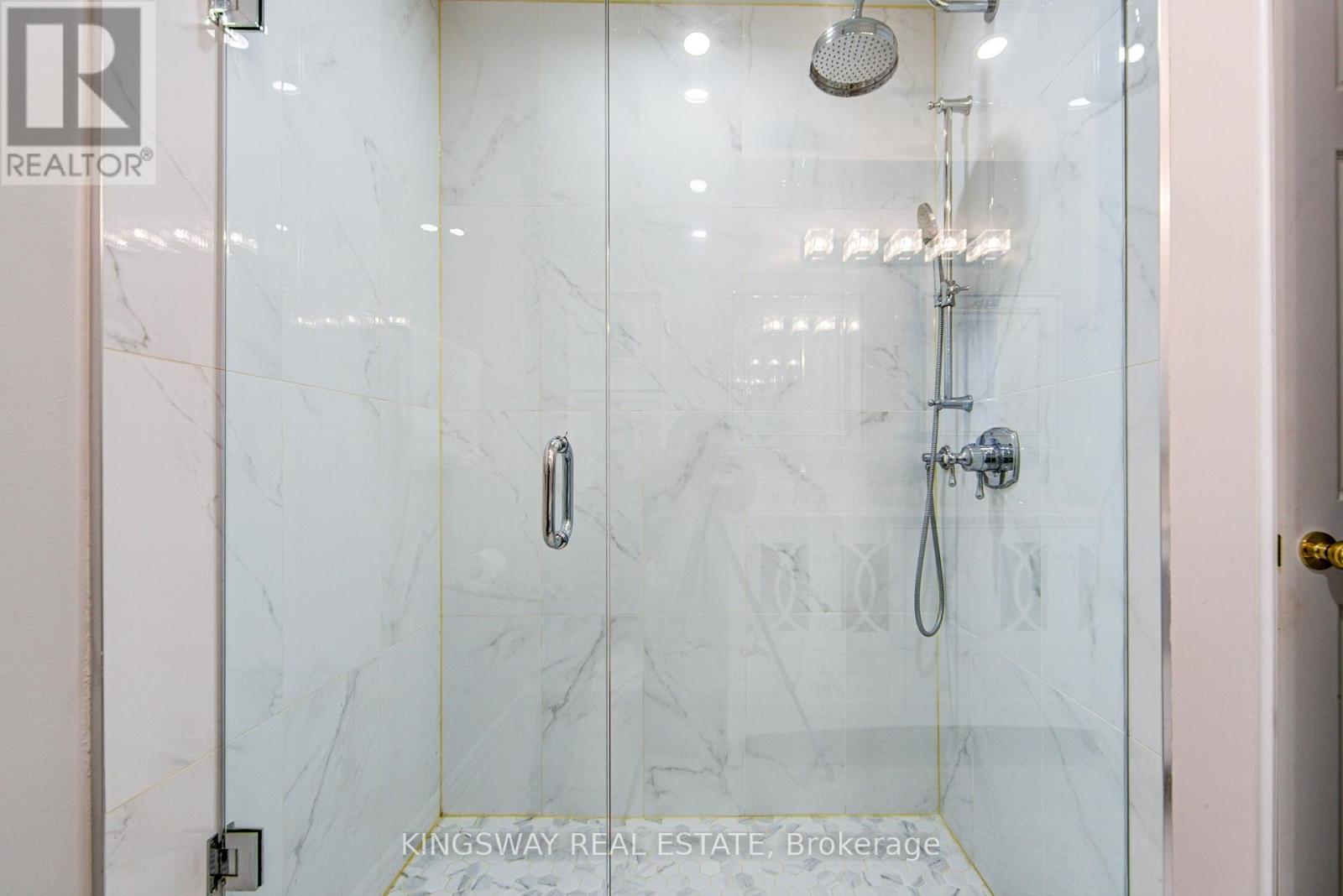 3199 Cotter Road, Burlington, ON - Indoor Photo Showing Bathroom