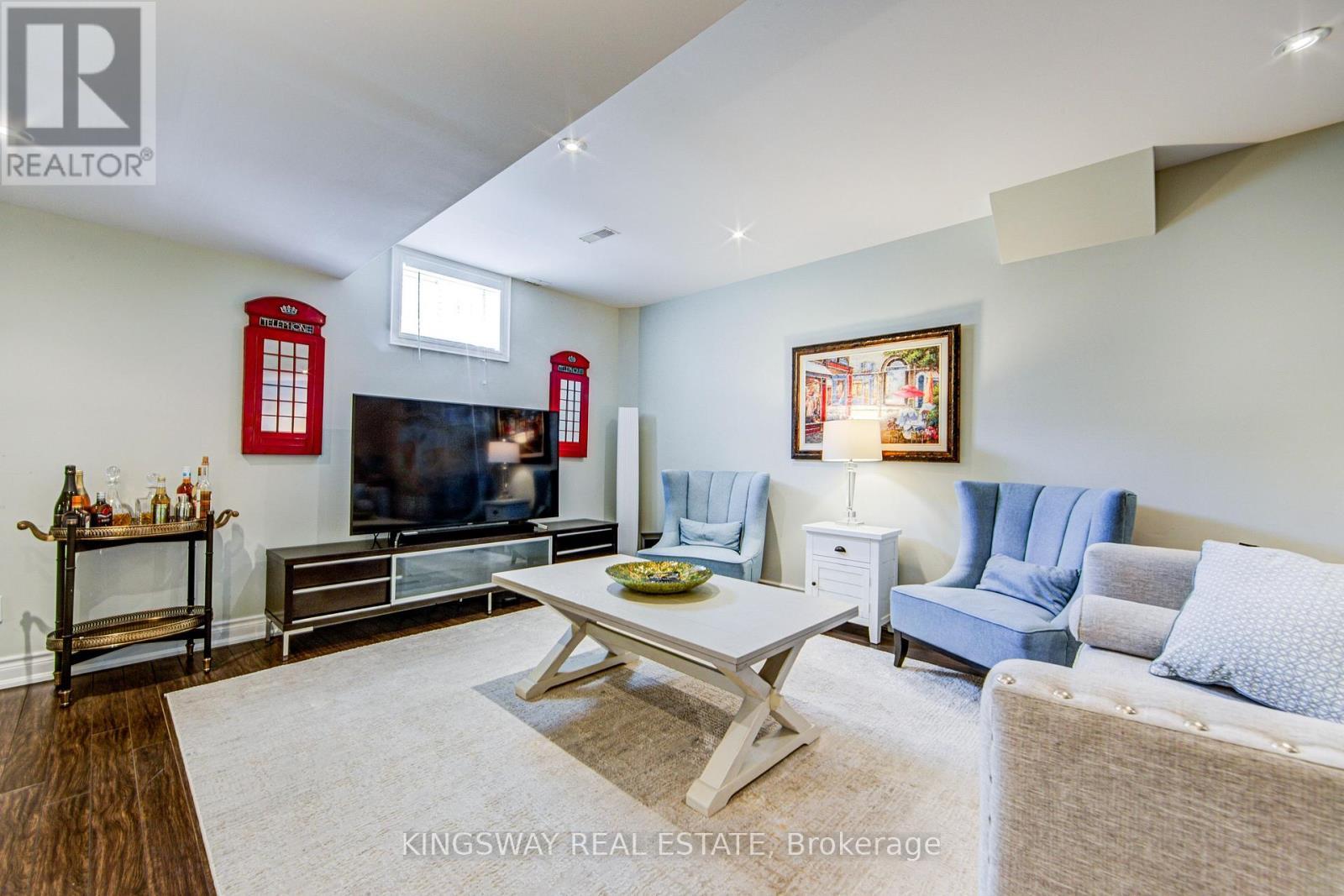 3199 Cotter Road, Burlington, ON - Indoor Photo Showing Living Room