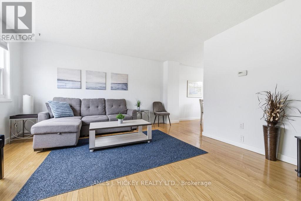 51 Frontenac Crescent, Deep River, ON - Indoor Photo Showing Living Room