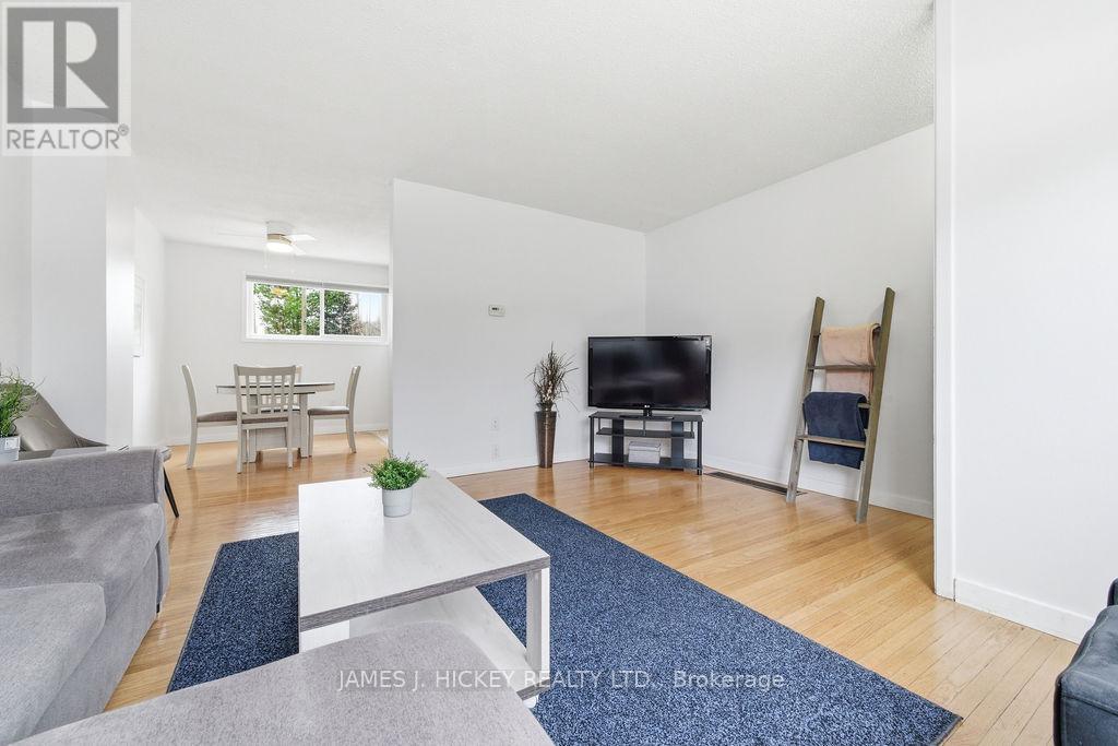 51 Frontenac Crescent, Deep River, ON - Indoor Photo Showing Living Room