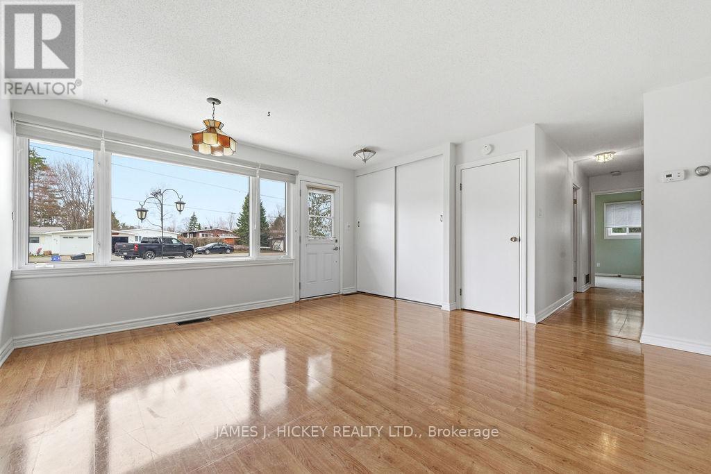96 Glendale Avenue, Deep River, ON - Indoor Photo Showing Other Room