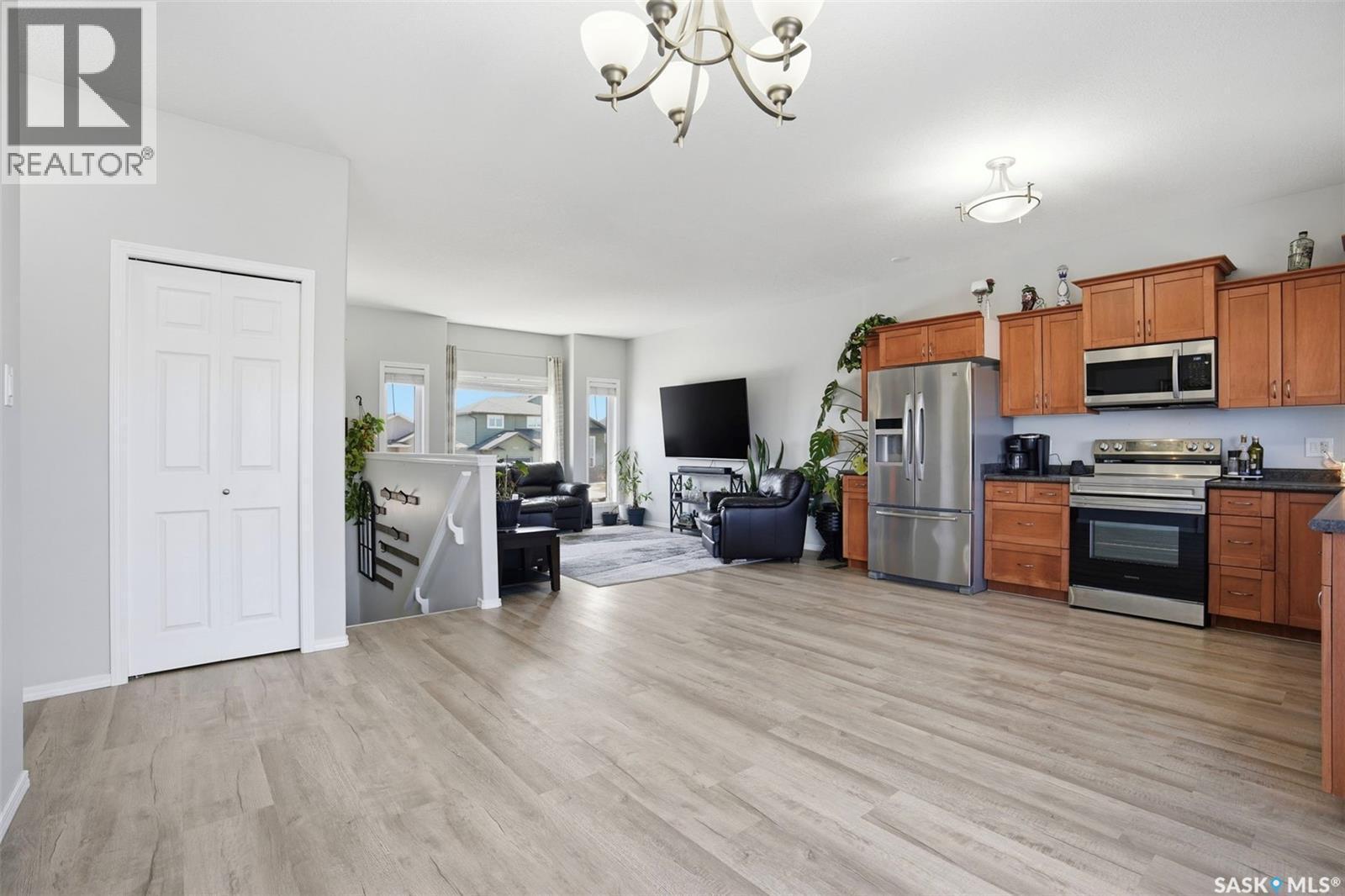 330 Player Crescent, Warman, SK - Indoor Photo Showing Kitchen