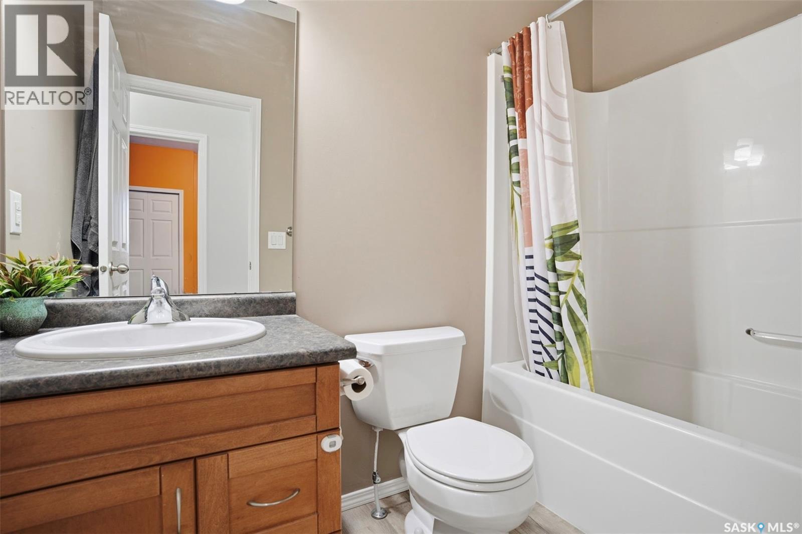 330 Player Crescent, Warman, SK - Indoor Photo Showing Bathroom