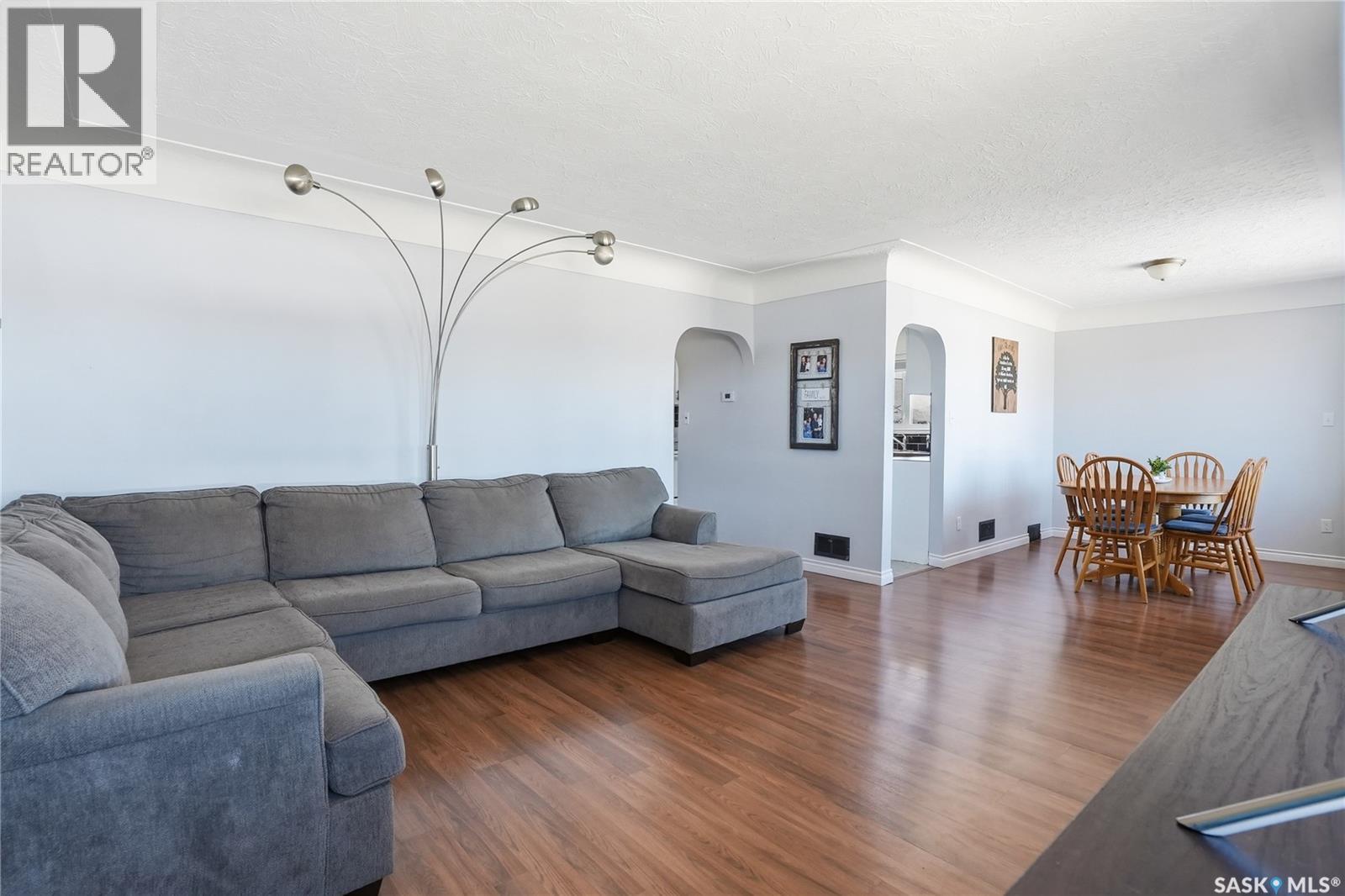 910 P Avenue, Perdue, SK - Indoor Photo Showing Living Room