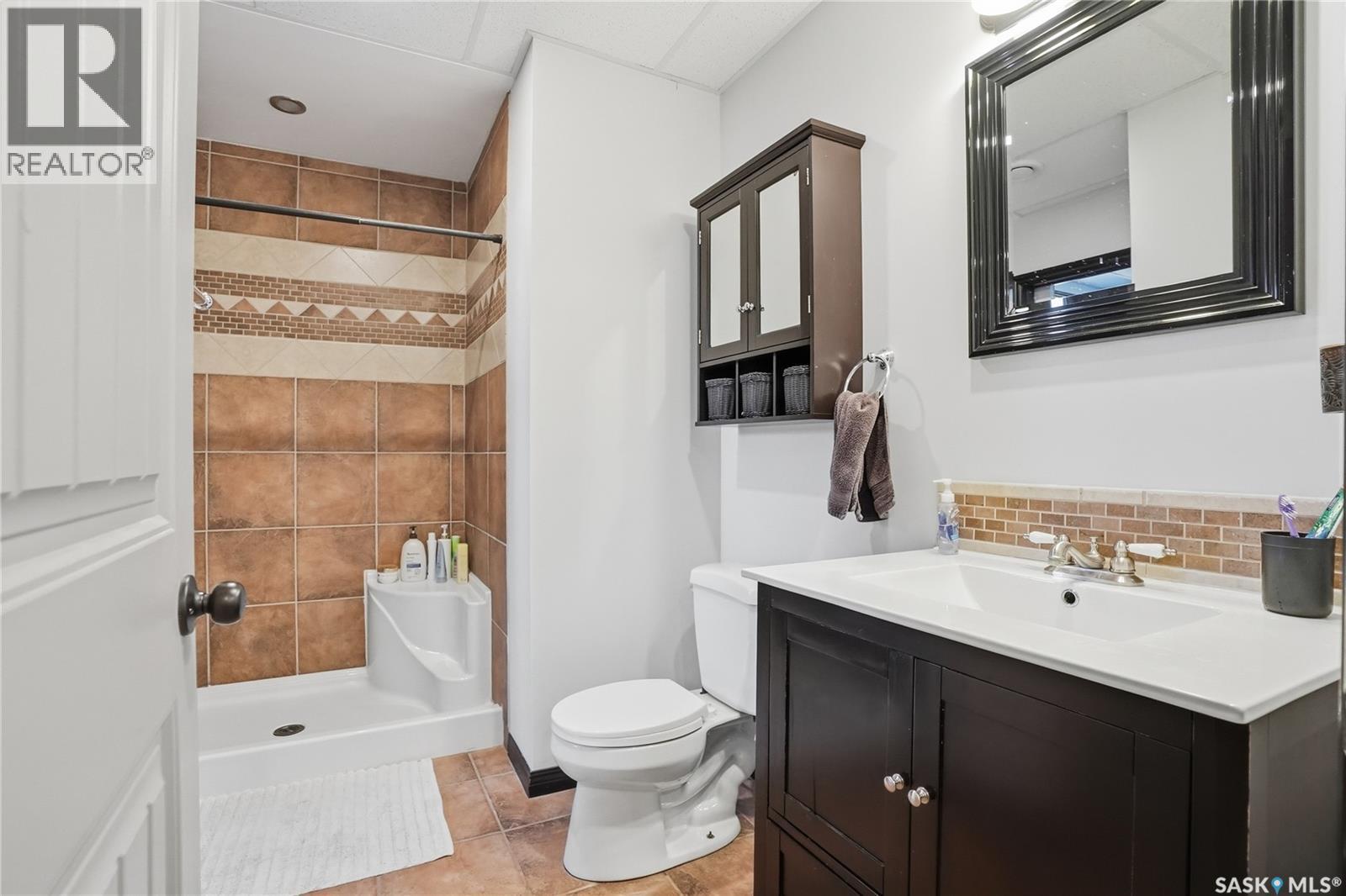 910 P Avenue, Perdue, SK - Indoor Photo Showing Bathroom