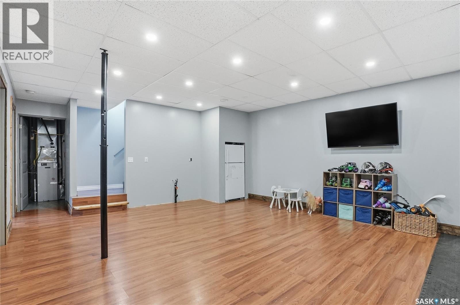 910 P Avenue, Perdue, SK - Indoor