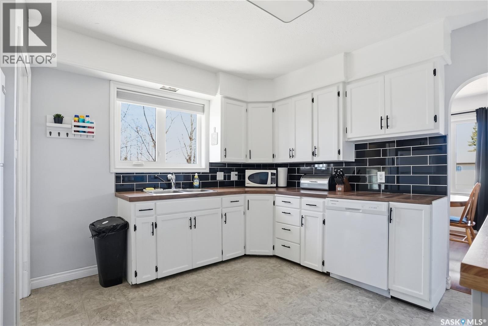 910 P Avenue, Perdue, SK - Indoor Photo Showing Kitchen