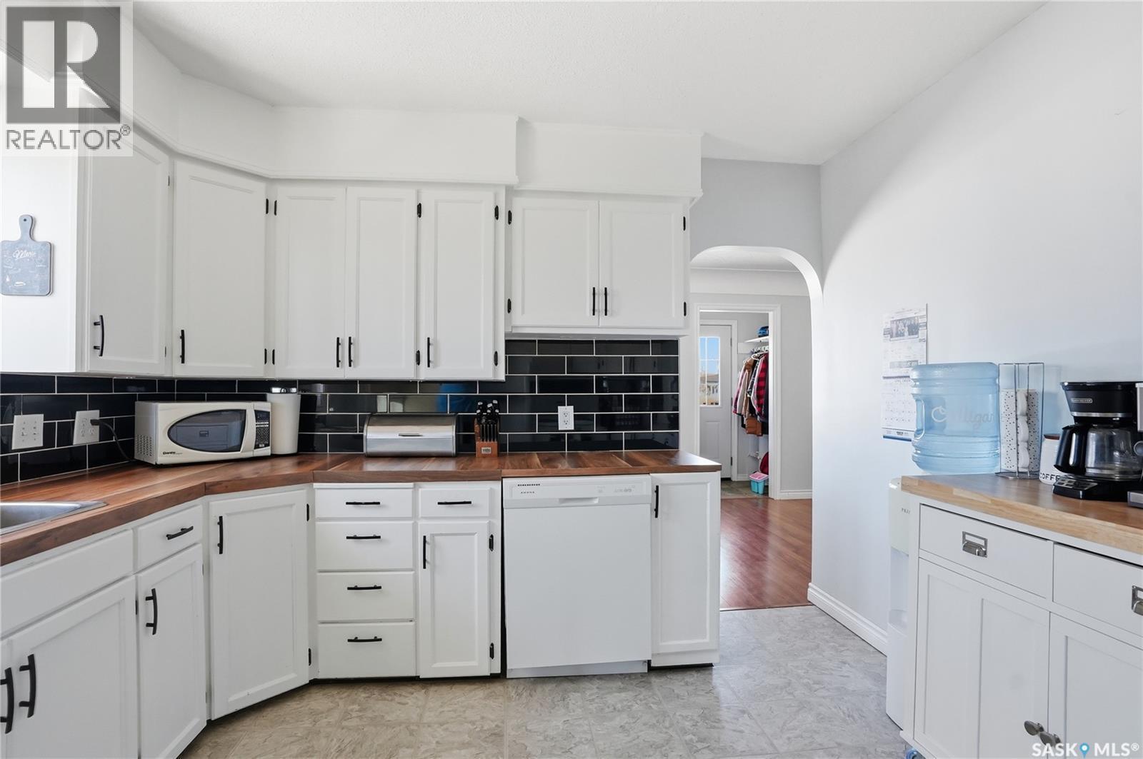 910 P Avenue, Perdue, SK - Indoor Photo Showing Kitchen