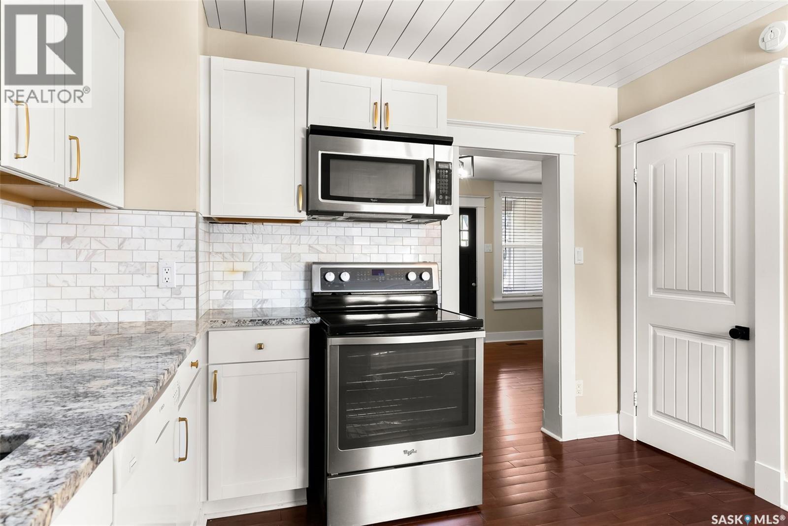 3260 Angus Street, Regina, SK - Indoor Photo Showing Kitchen