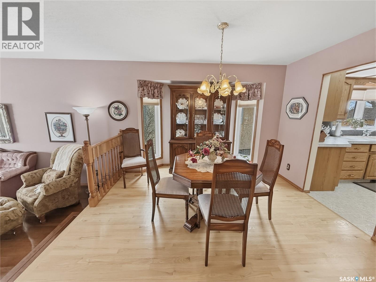 412 Curry Crescent, Swift Current, SK - Indoor Photo Showing Dining Room
