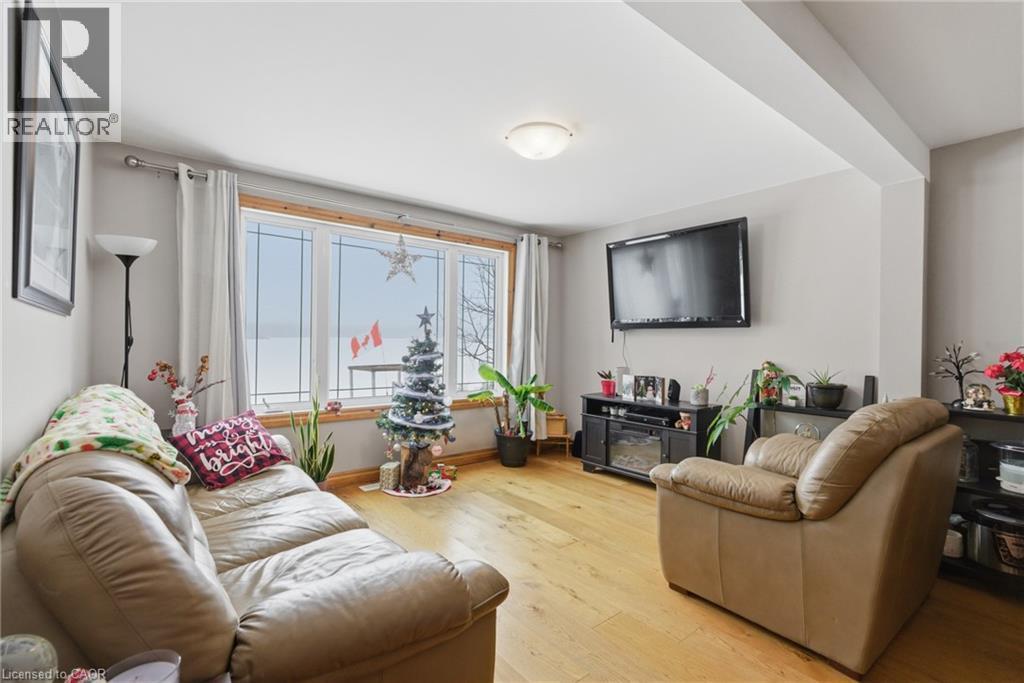38 Cowans Crescent, Omemee, ON - Indoor Photo Showing Living Room