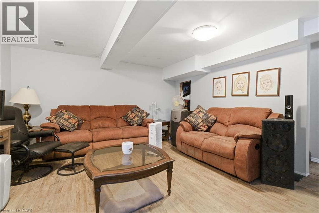 38 Cowans Crescent, Omemee, ON - Indoor Photo Showing Living Room