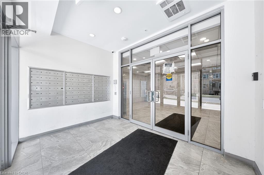 246 Lester Street Unit# Ph-03, Waterloo, ON - Indoor Photo Showing Other Room