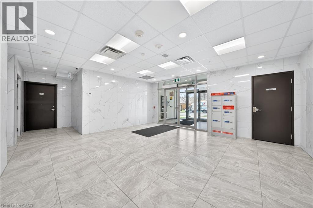 246 Lester Street Unit# Ph-03, Waterloo, ON - Indoor Photo Showing Other Room