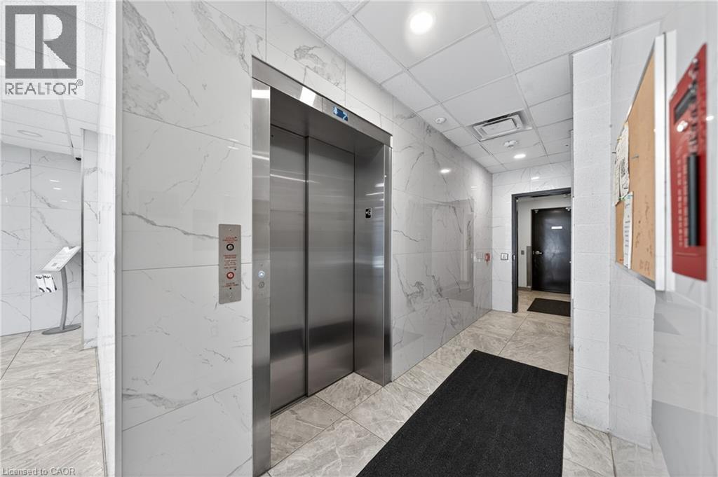 246 Lester Street Unit# Ph-03, Waterloo, ON - Indoor Photo Showing Bathroom