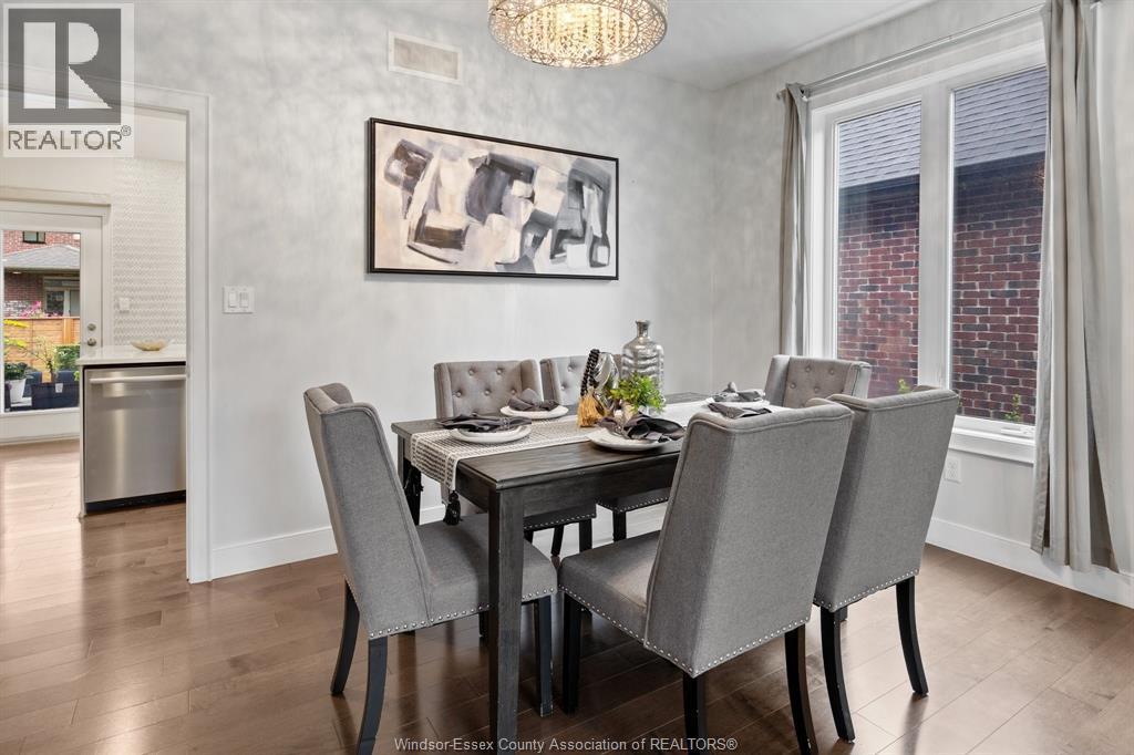 1335 Maple, Lasalle, ON - Indoor Photo Showing Dining Room