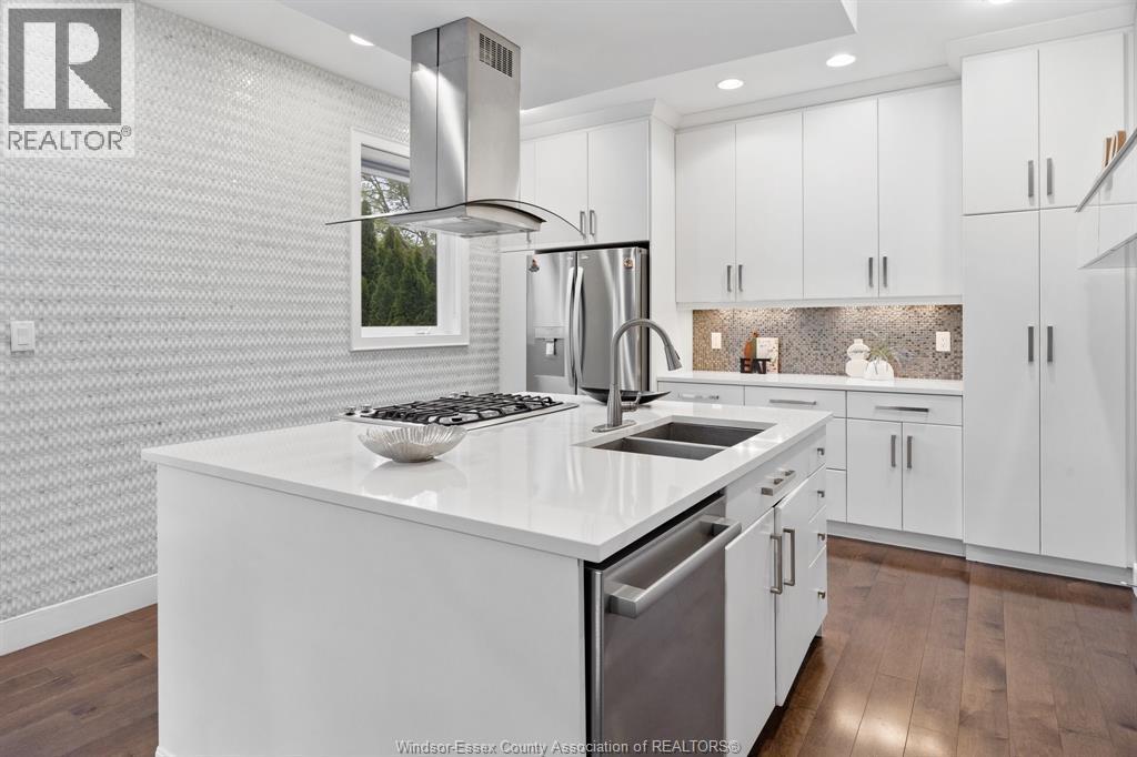 1335 Maple, Lasalle, ON - Indoor Photo Showing Kitchen With Double Sink With Upgraded Kitchen