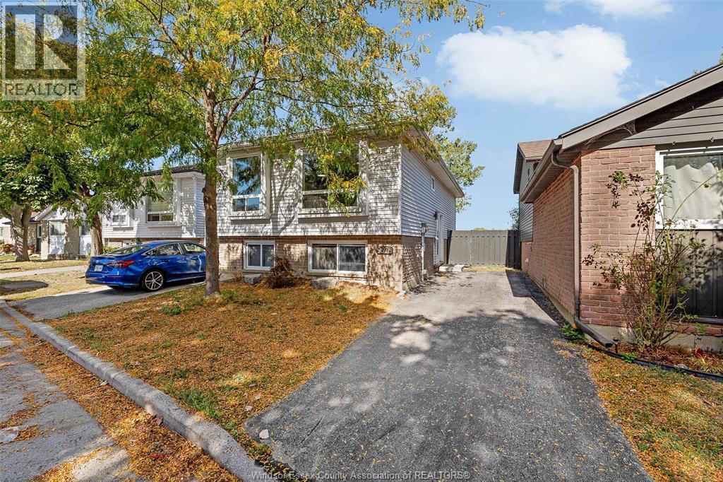 9978 Forest Glade Court Unit# 5, Windsor, ON - Outdoor