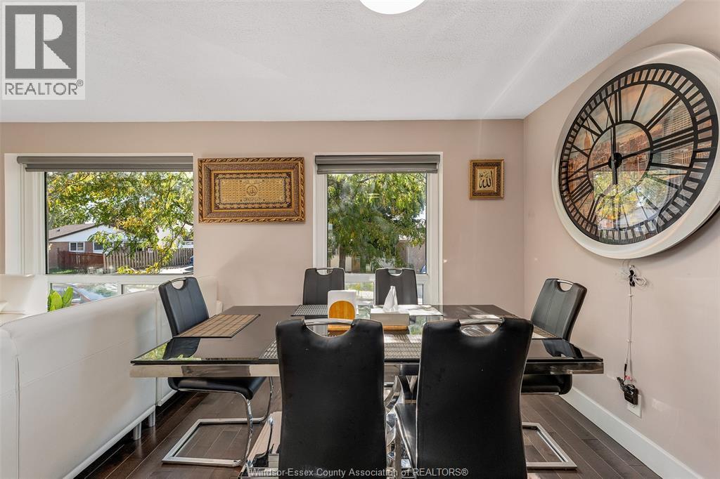 9978 Forest Glade Court Unit# 5, Windsor, ON - Indoor Photo Showing Dining Room