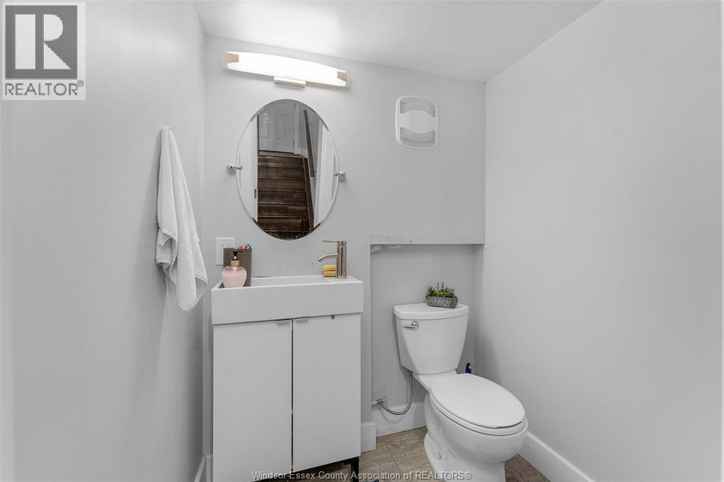 9978 Forest Glade Court Unit# 5, Windsor, ON - Indoor Photo Showing Bathroom