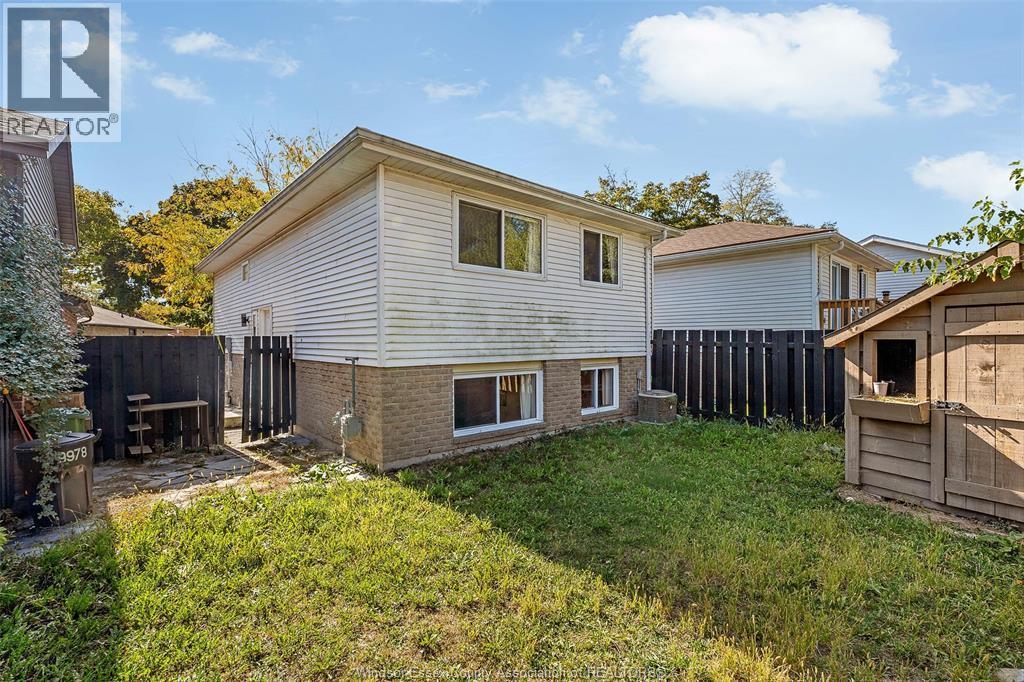 9978 Forest Glade Court Unit# 5, Windsor, ON - Outdoor