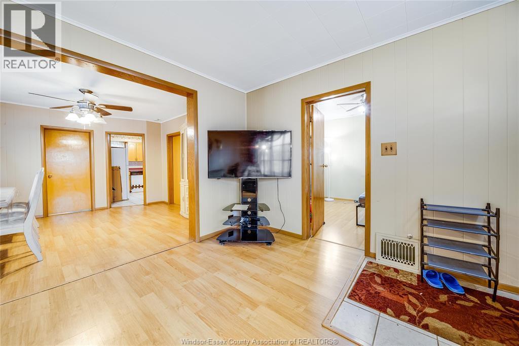 879 Felix, Windsor, ON - Indoor Photo Showing Other Room