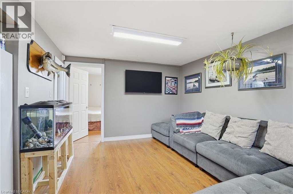 4 Clifton Downs Road, Hamilton, ON - Indoor