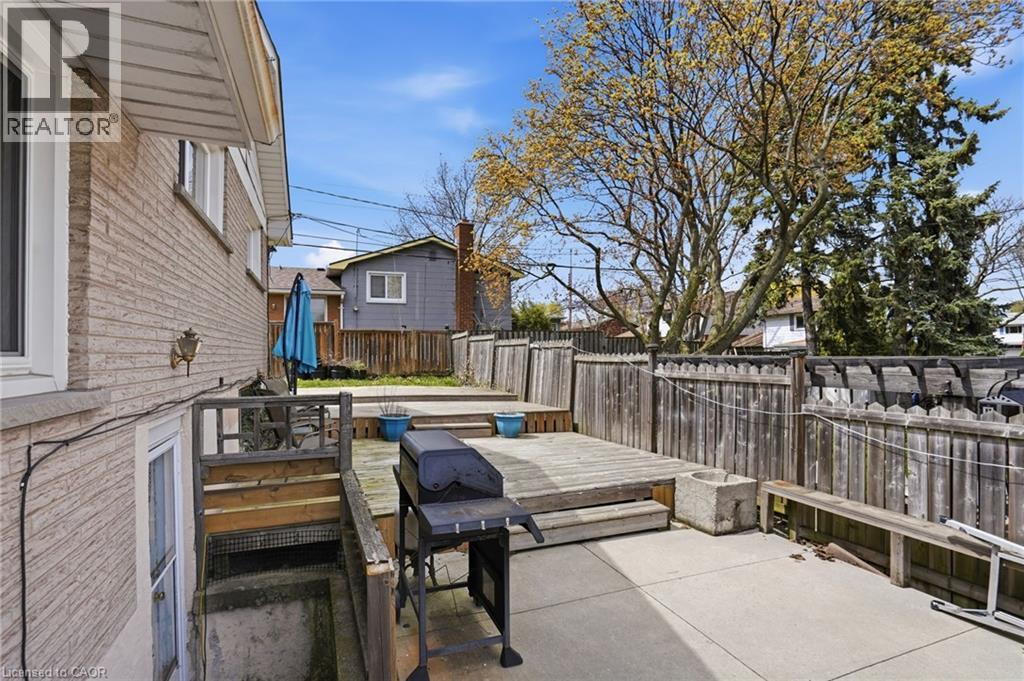 4 Clifton Downs Road, Hamilton, ON - Outdoor With Exterior