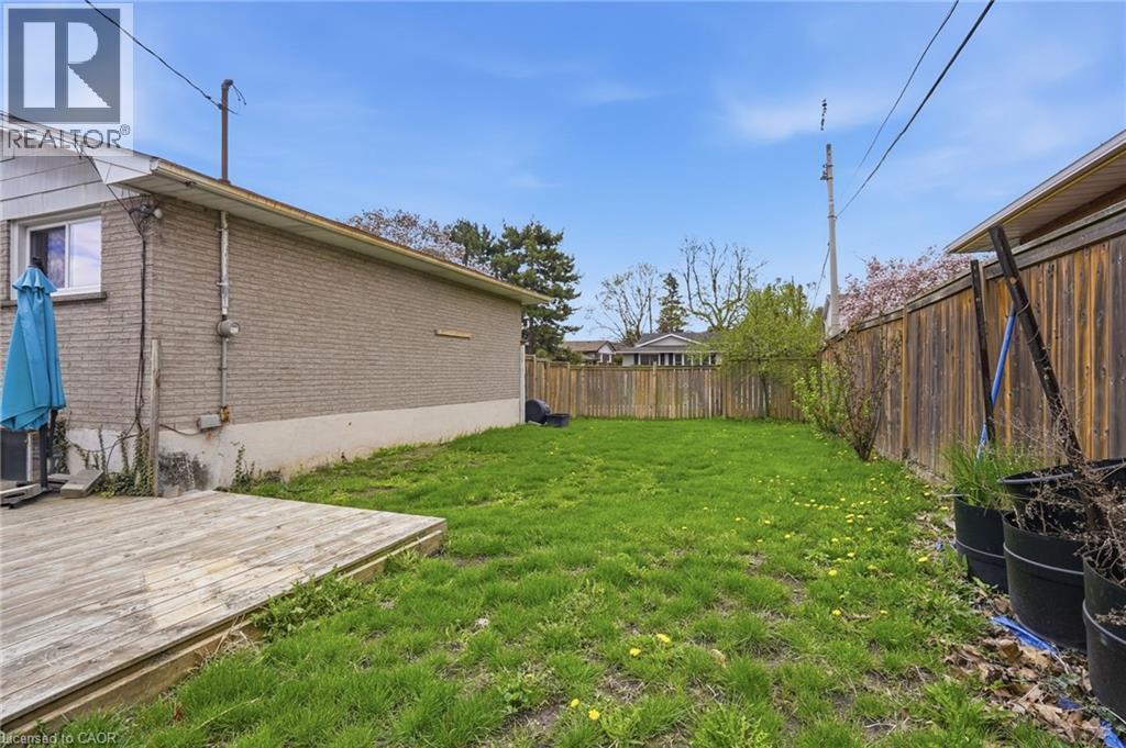 4 Clifton Downs Road, Hamilton, ON - Outdoor