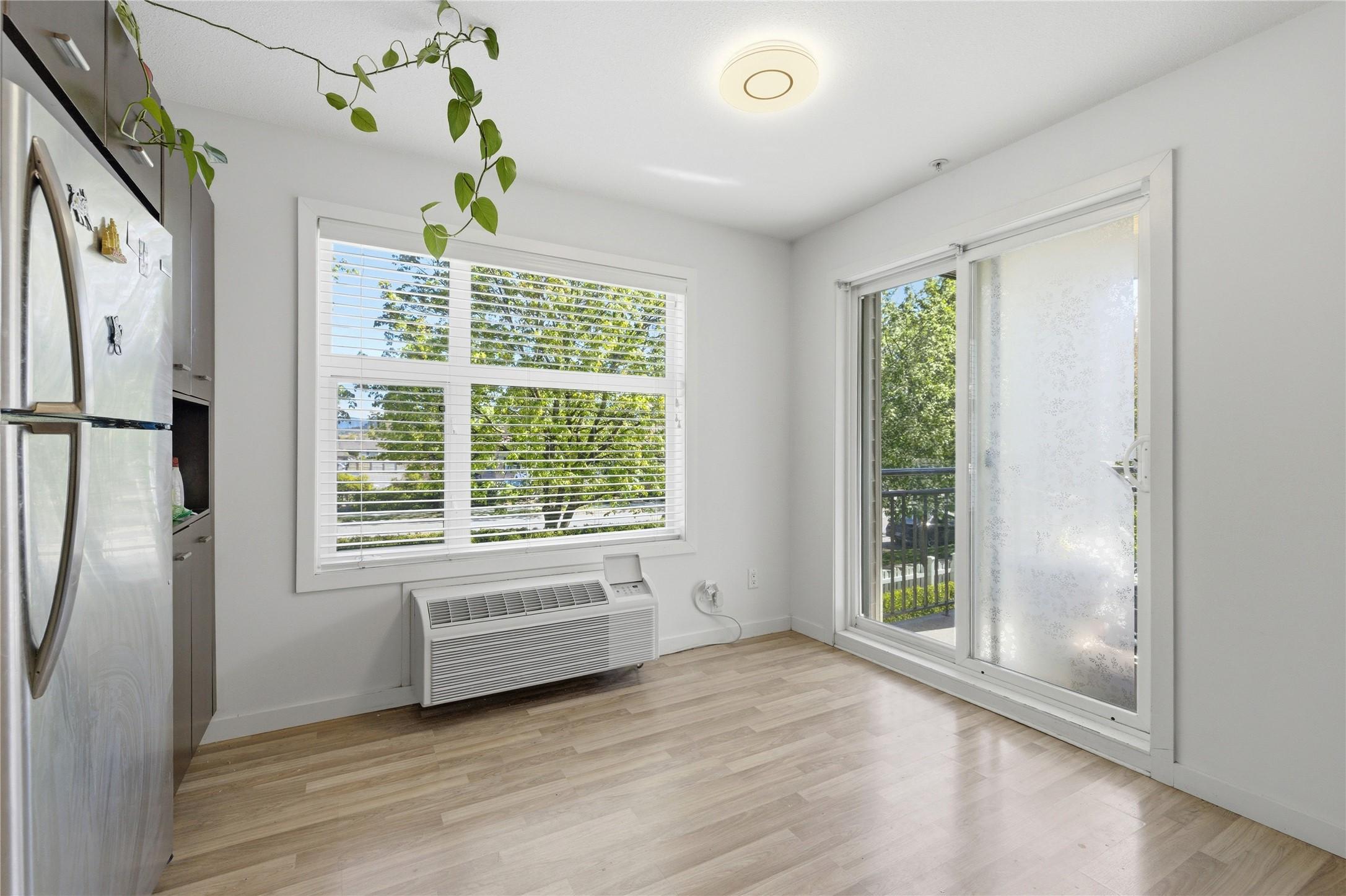 214-547 Yates Road, Kelowna, BC - Indoor Photo Showing Other Room