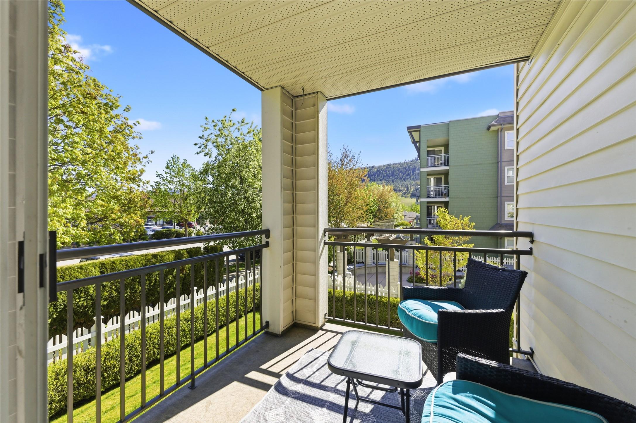 214-547 Yates Road, Kelowna, BC - Outdoor With Exterior