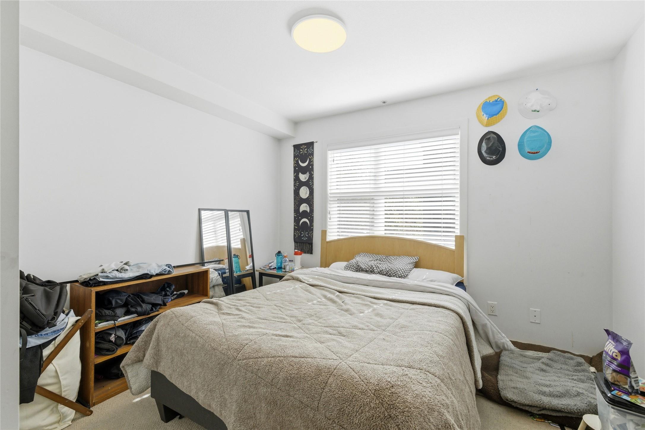 214-547 Yates Road, Kelowna, BC - Indoor Photo Showing Bedroom