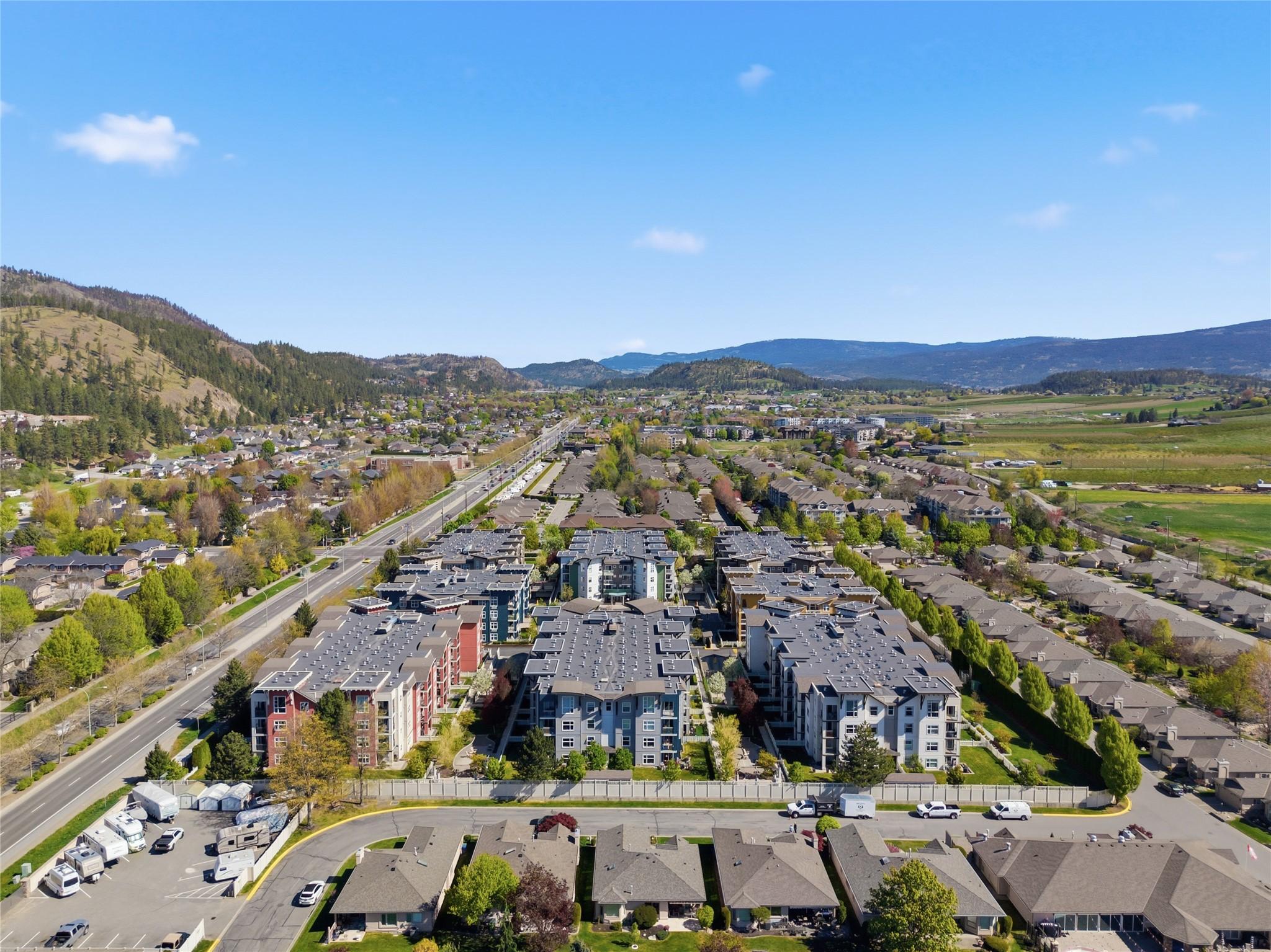 214-547 Yates Road, Kelowna, BC - Outdoor With View