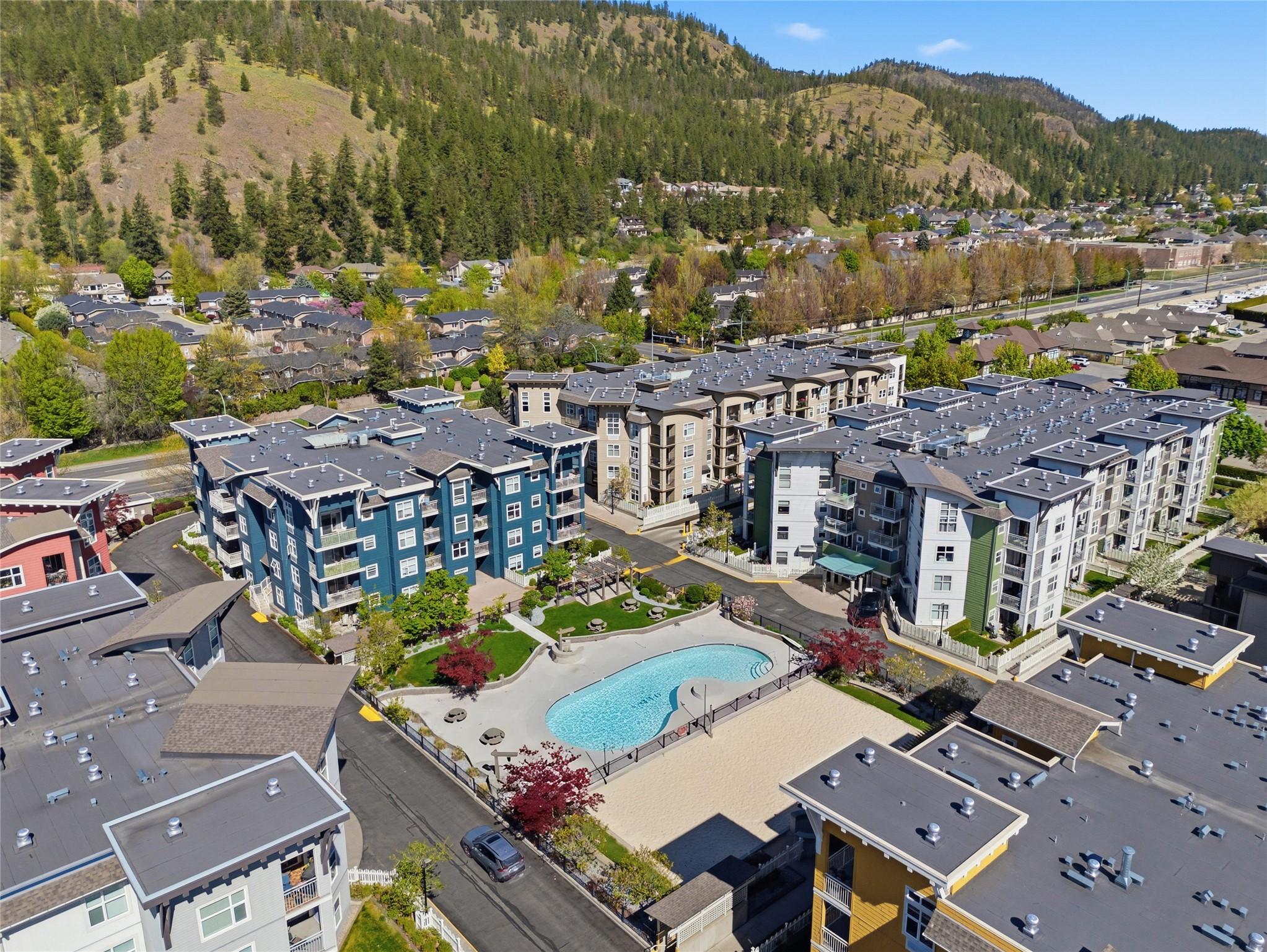 214-547 Yates Road, Kelowna, BC - Outdoor With View