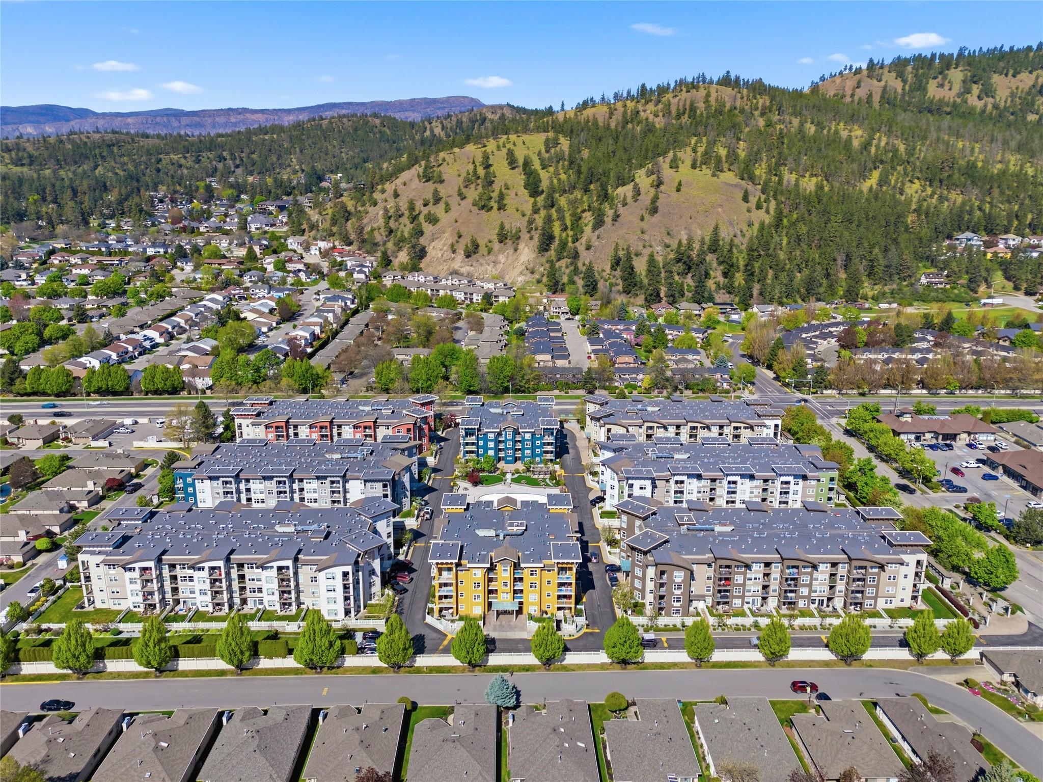 214-547 Yates Road, Kelowna, BC - Outdoor With View