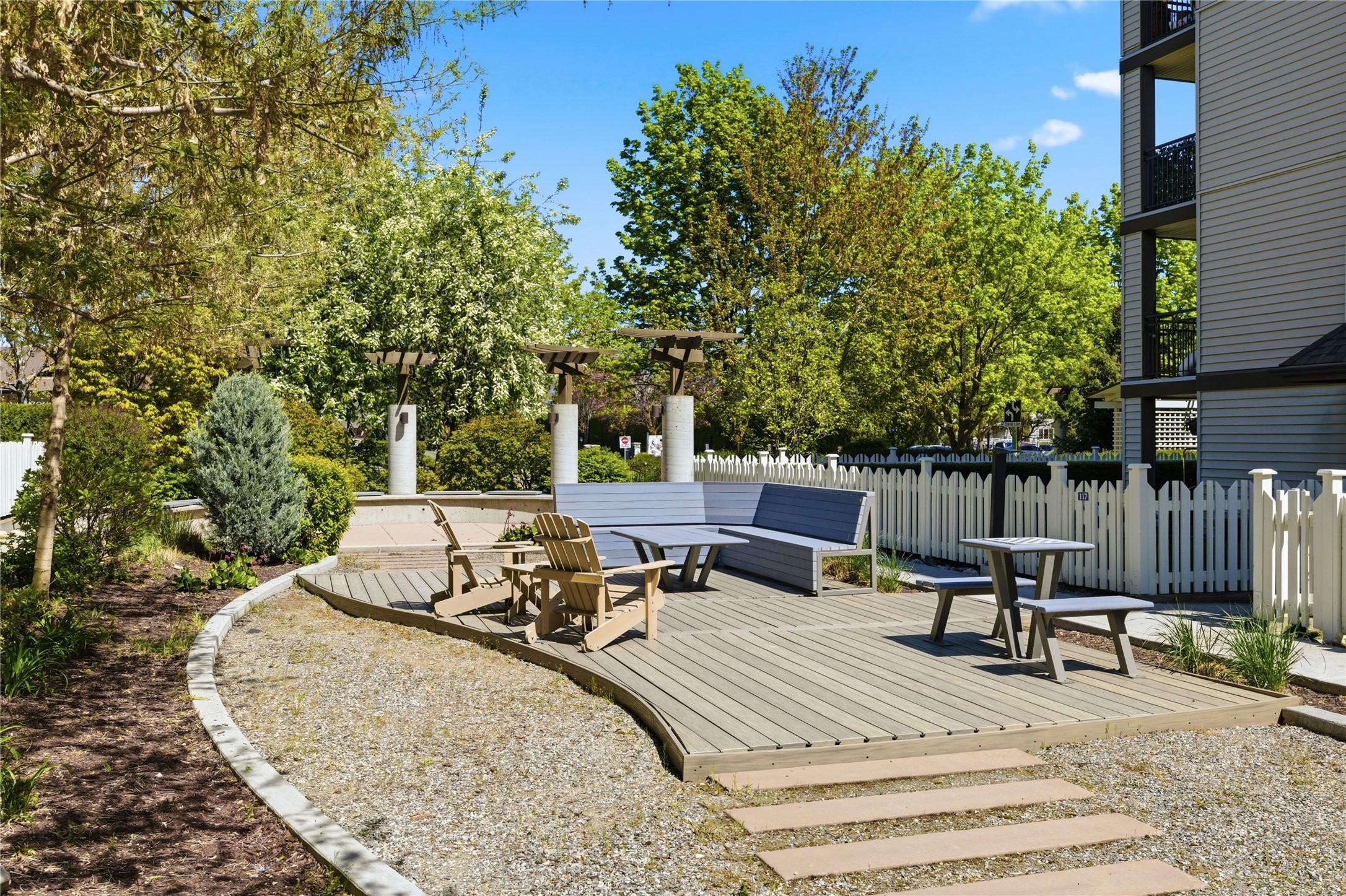 214-547 Yates Road, Kelowna, BC - Outdoor