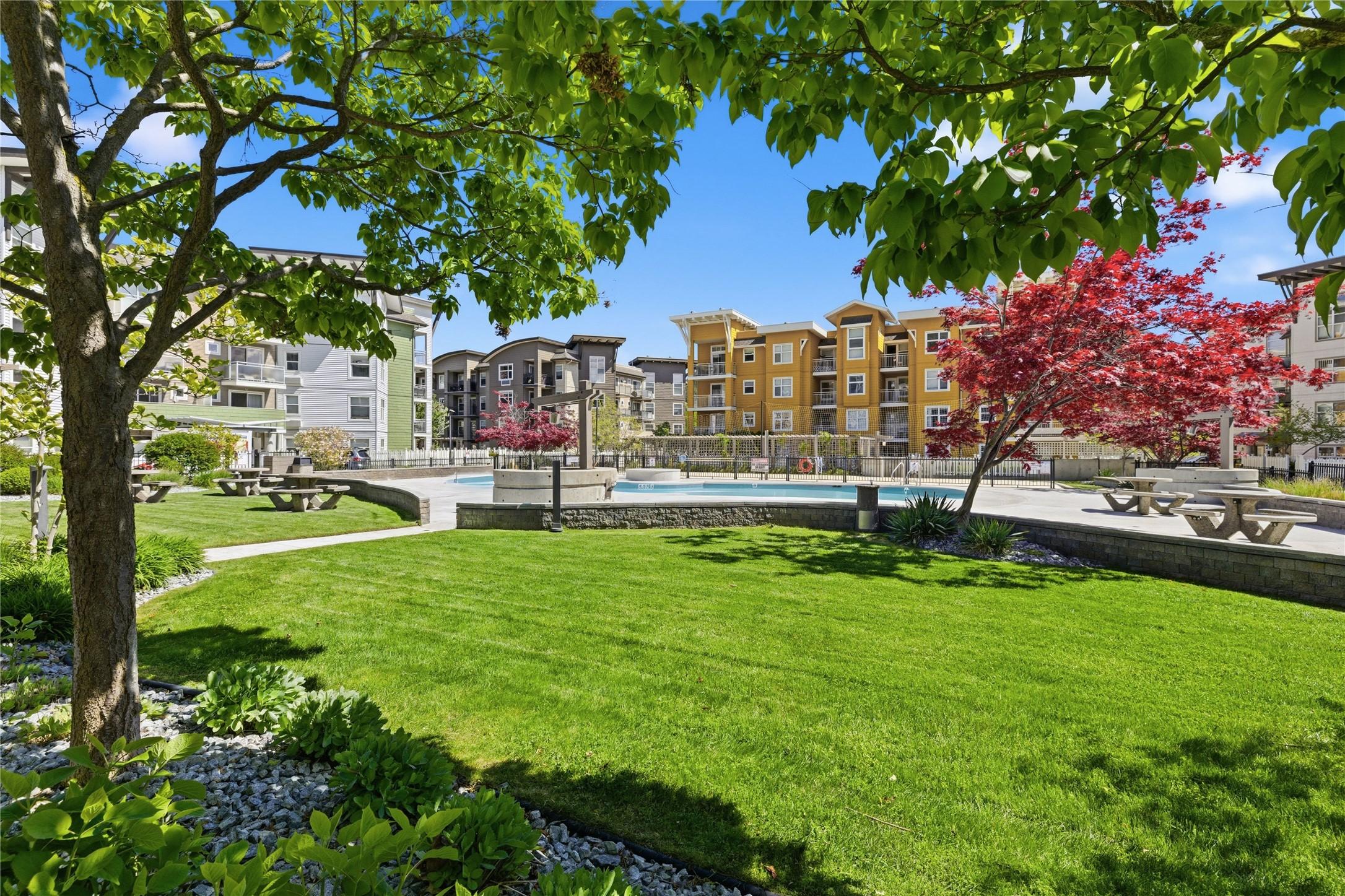 214-547 Yates Road, Kelowna, BC - Outdoor