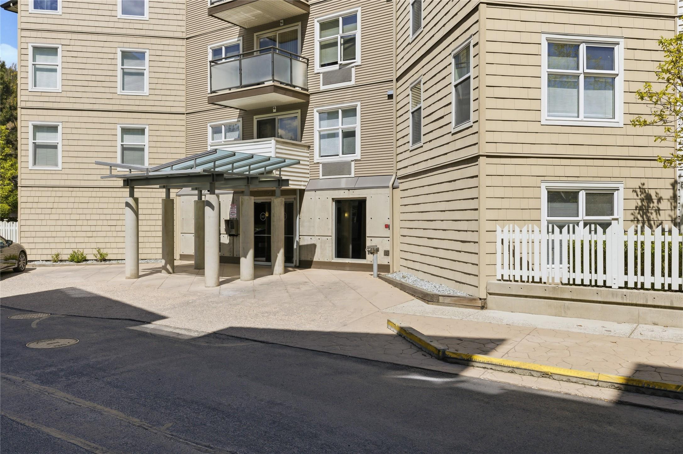 214-547 Yates Road, Kelowna, BC - Outdoor