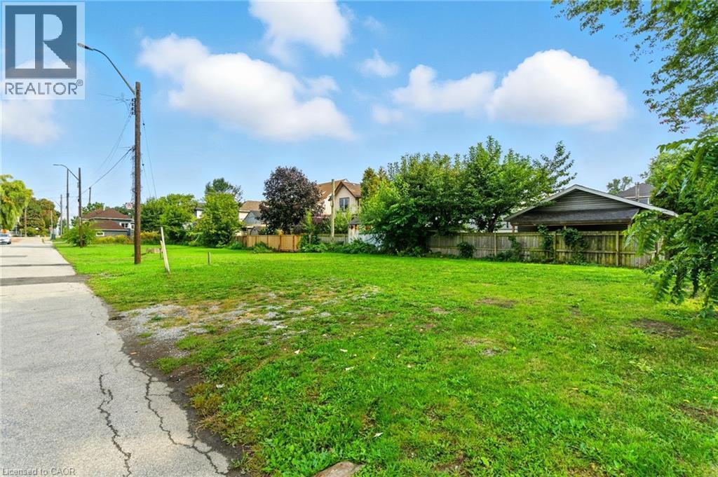 11 Knapmans Drive, Hamilton, ON