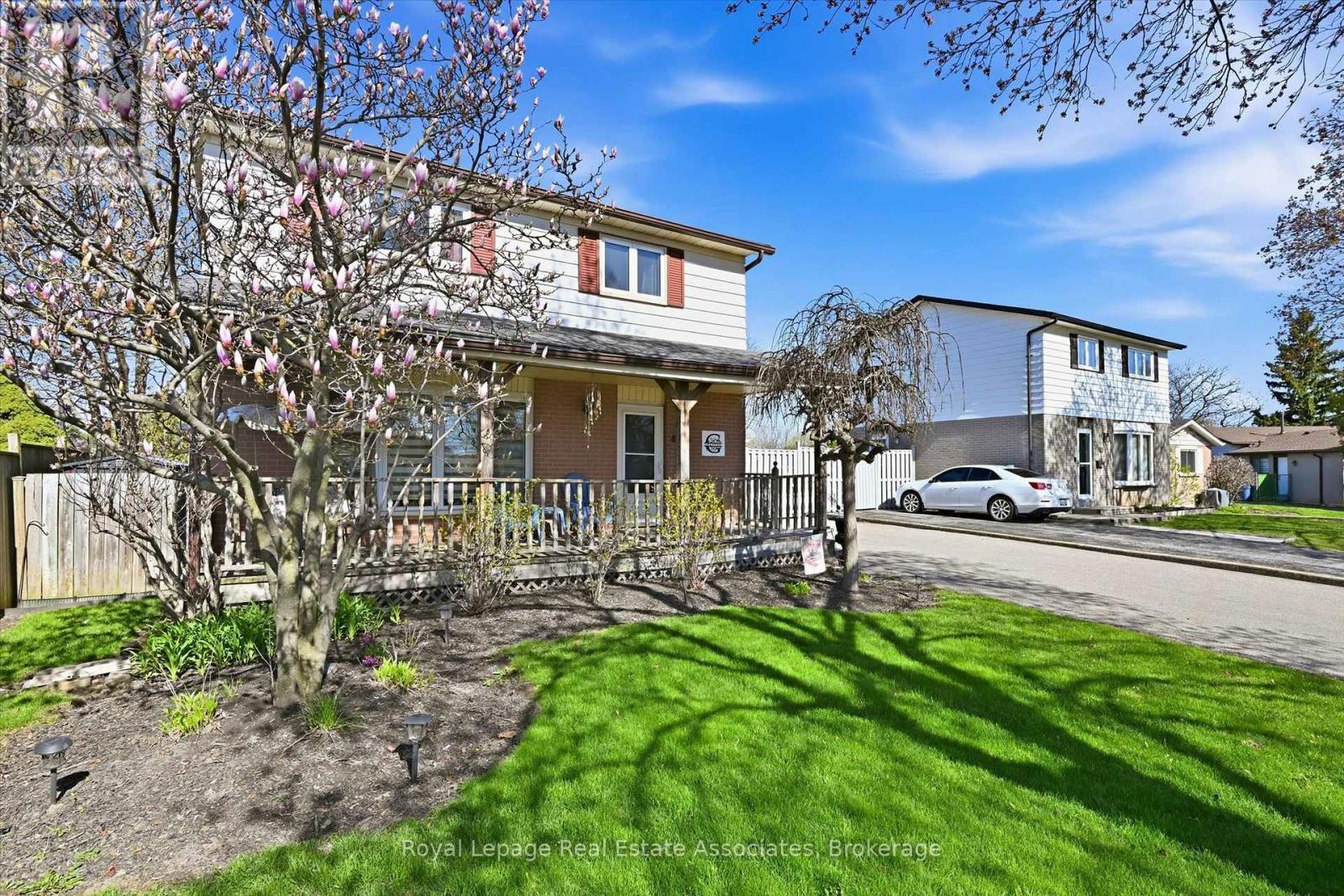 107 Billington Crescent, Hamilton, ON - Outdoor With Deck Patio Veranda