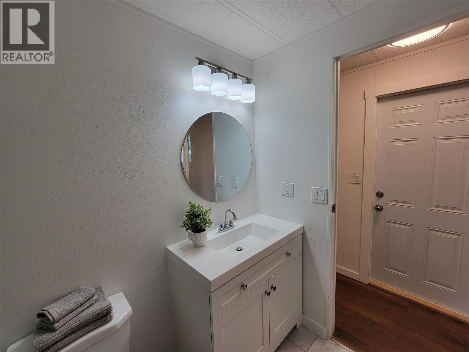 1514 Highway 3A Unit# 3, Keremeos, BC