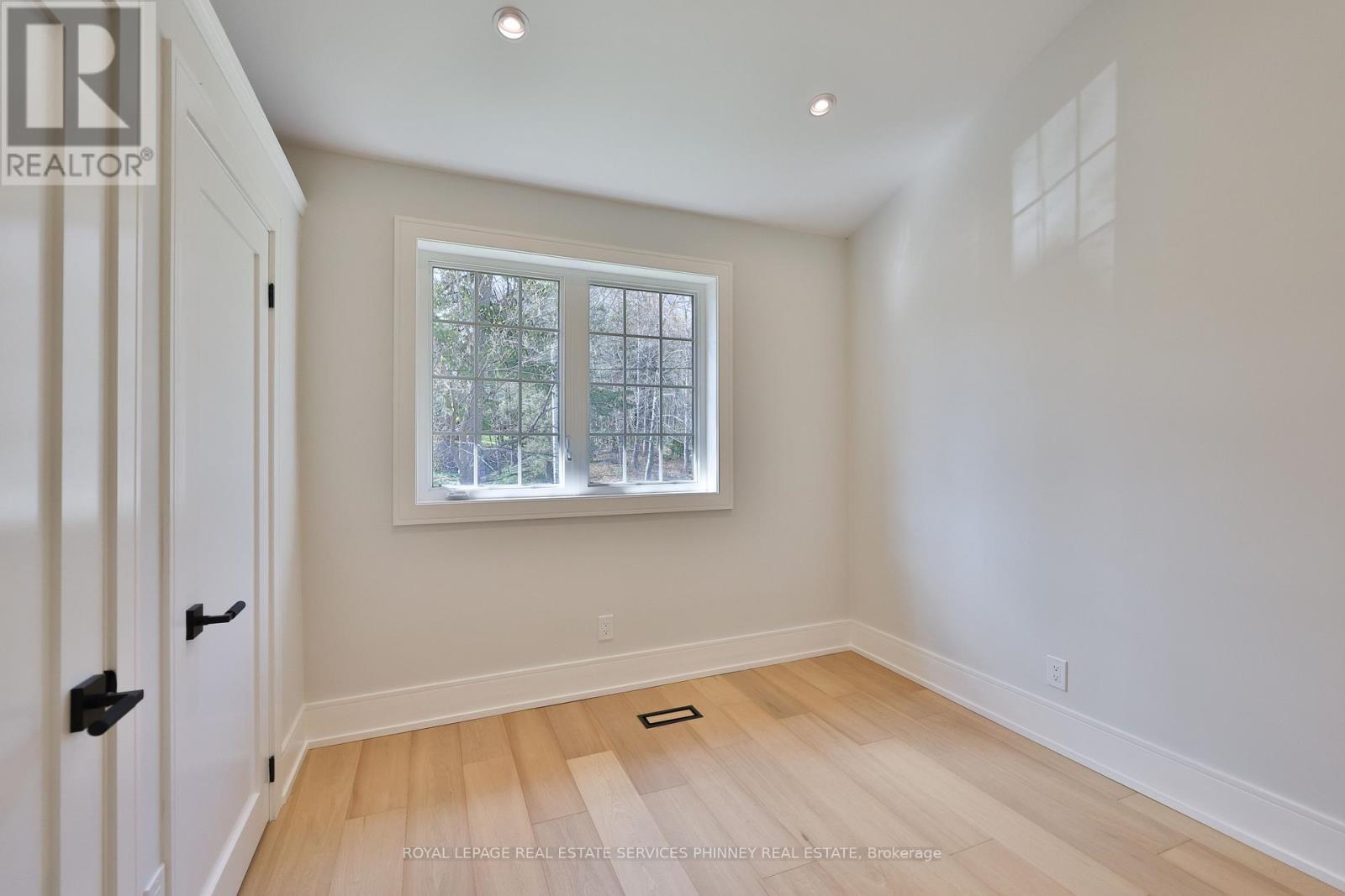 1340 Contour Drive, Mississauga, ON - Indoor Photo Showing Other Room