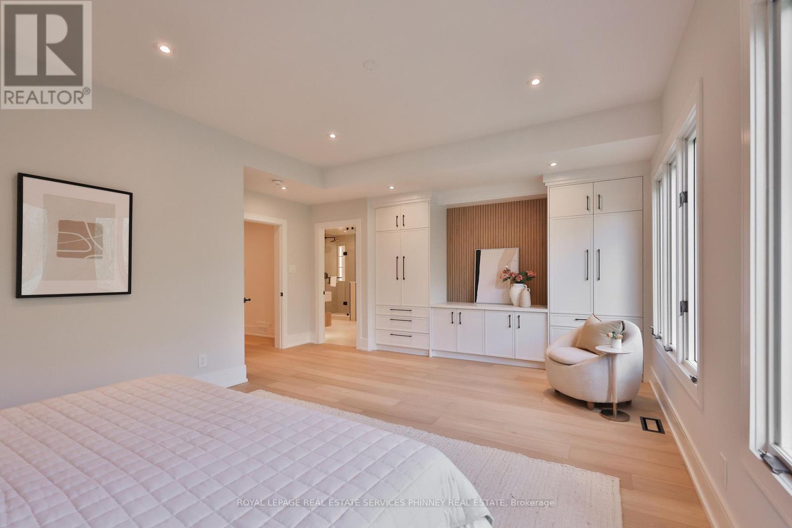 1340 Contour Drive, Mississauga, ON - Indoor Photo Showing Bedroom