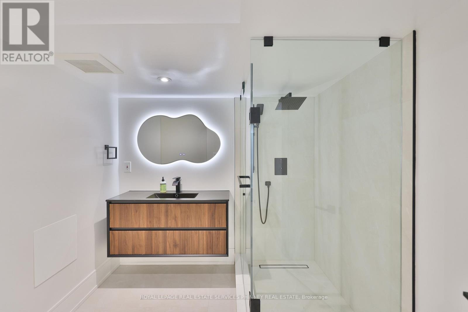 1340 Contour Drive, Mississauga, ON - Indoor