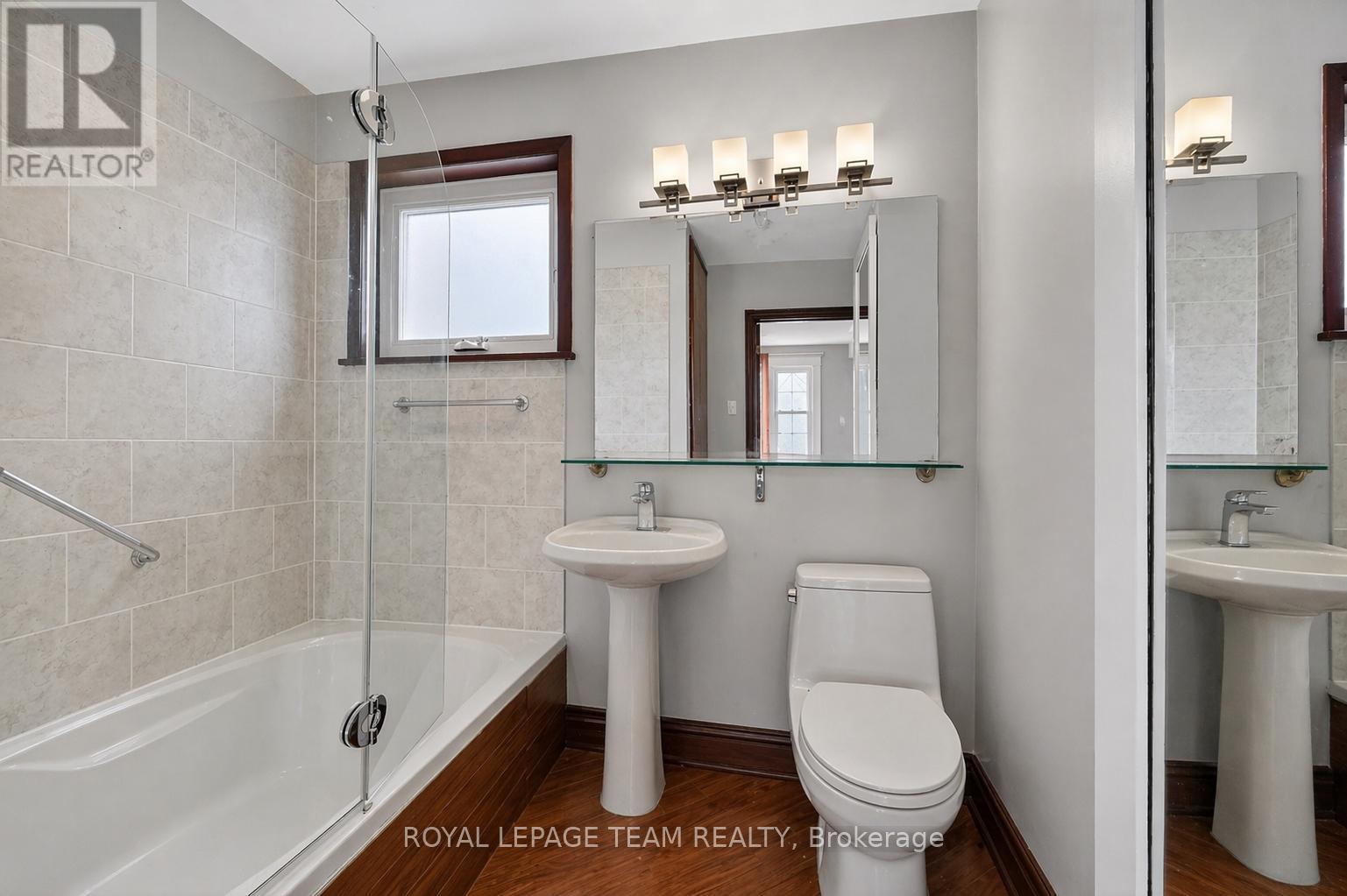 12 Lewis Street, Ottawa, ON - Indoor Photo Showing Bathroom