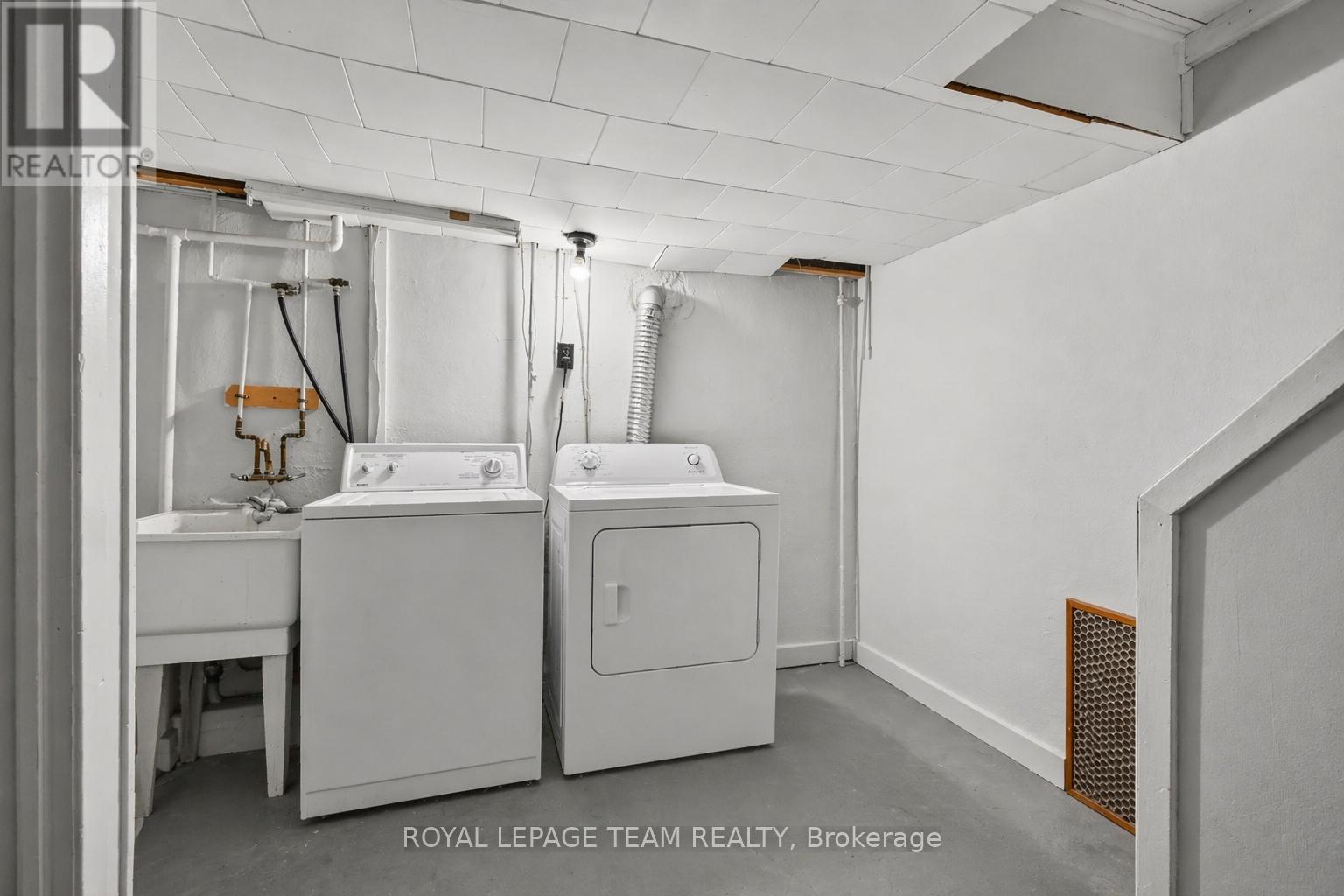 12 Lewis Street, Ottawa, ON - Indoor Photo Showing Laundry Room